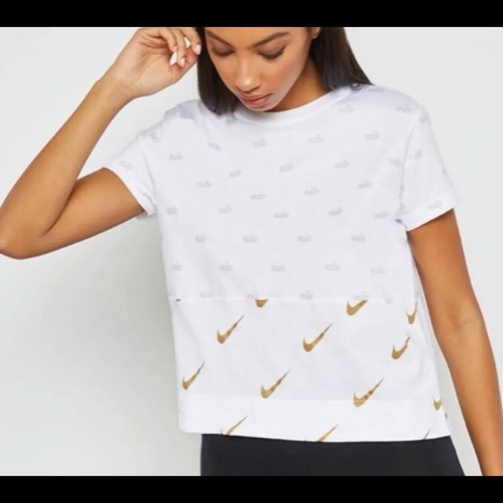 Brandnew Nike Logo Top